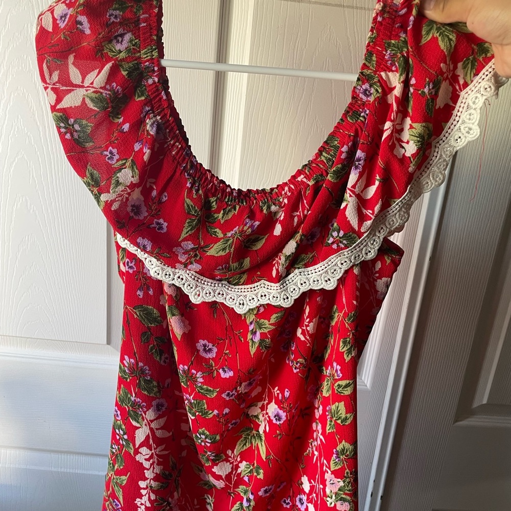 AUW Red Floral Blouse Size L